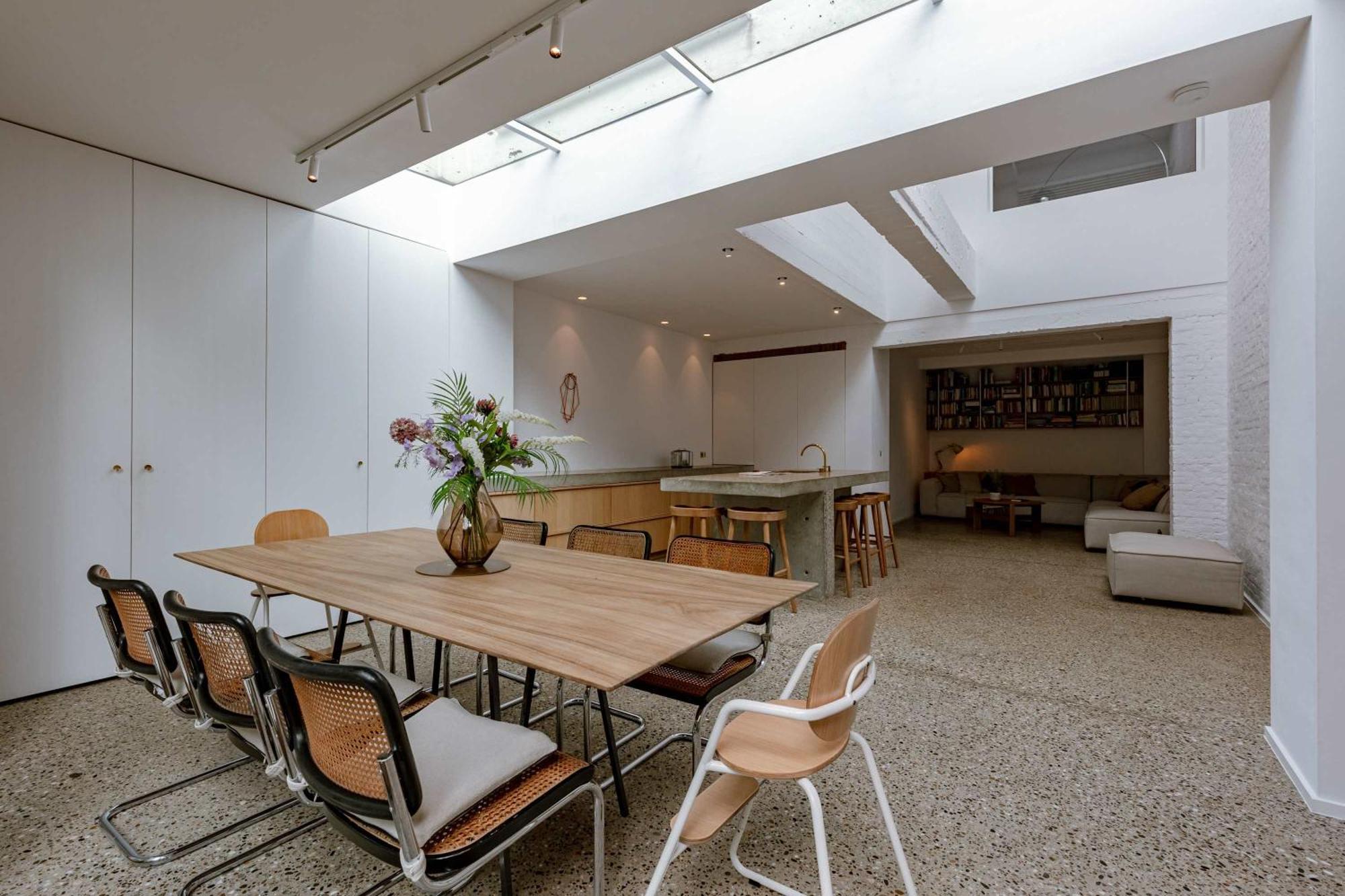 Huswell - Beautiful, Bright And Spacious In *